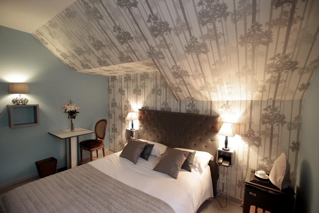 Auberge La Pomme De Pin Hotel Senonches Værelse billede
