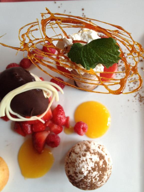 Auberge La Pomme De Pin Hotel Senonches Eksteriør billede
