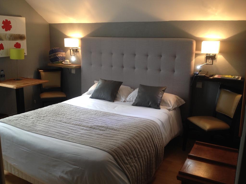 Auberge La Pomme De Pin Hotel Senonches Eksteriør billede